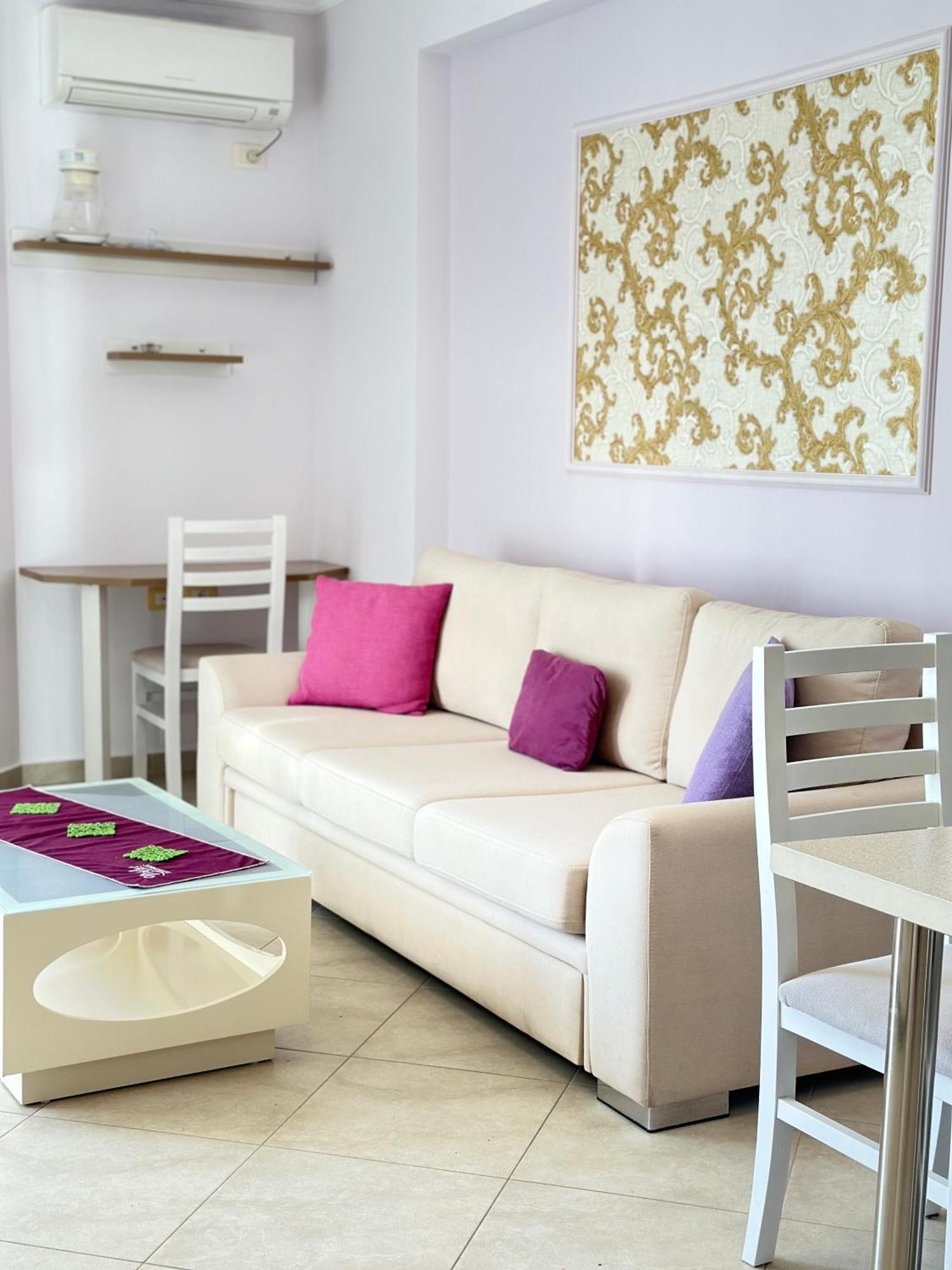 Violet Sea View Apartment